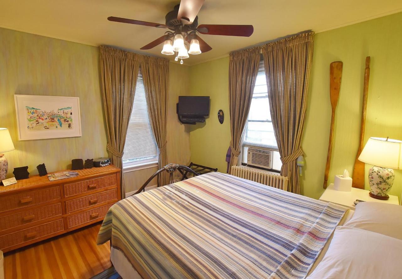 Queen Room